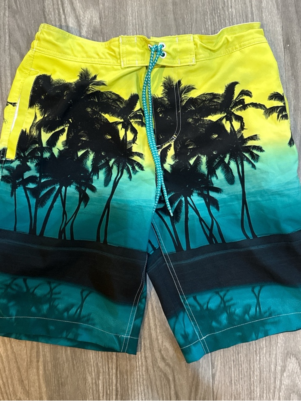 Aeropostale Yellow & Teal Gradient Palm-Print Hybrid Shorts